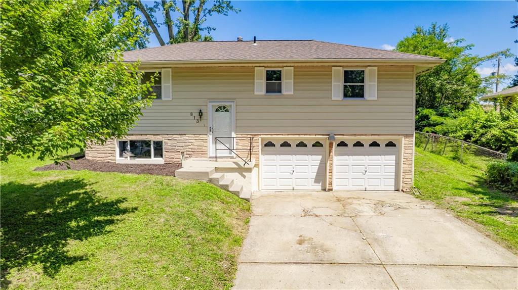Photo of 813 NE Wien Avenue Blue Springs MO 64014