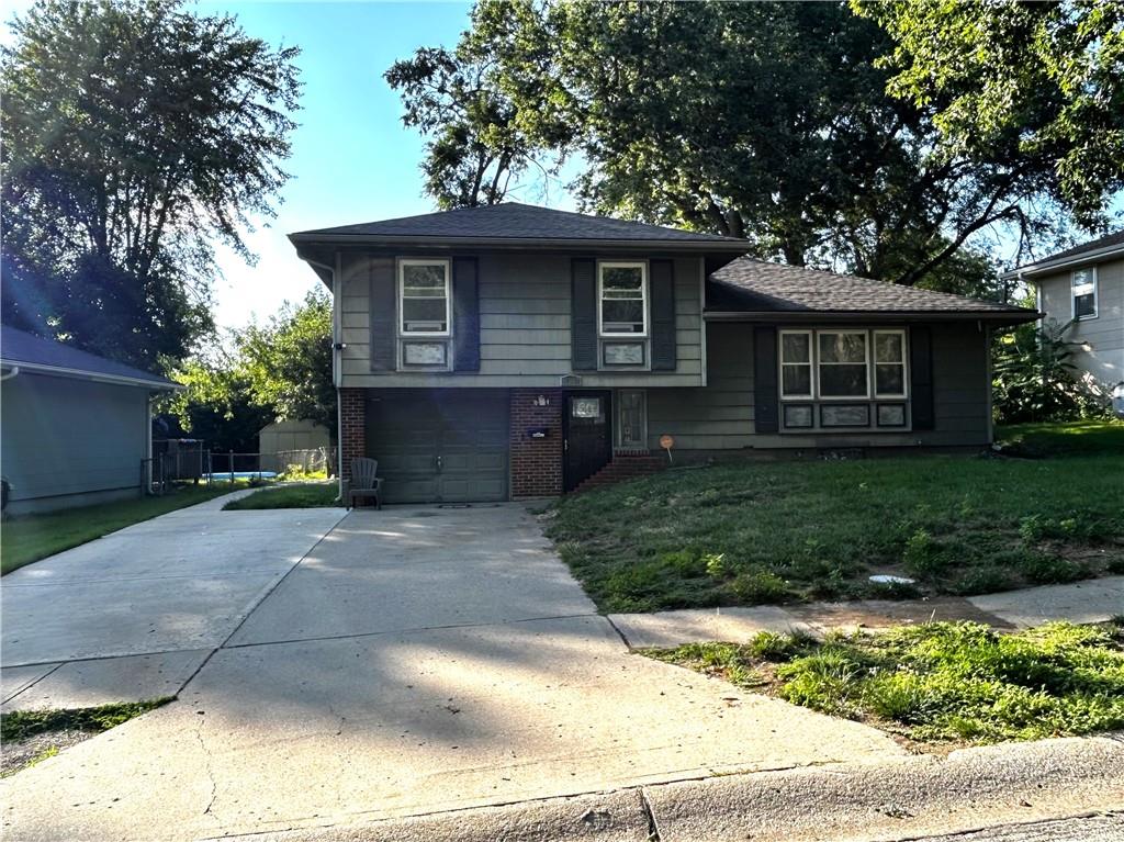 Photo of 11902 Fremont Avenue Grandview MO 64030