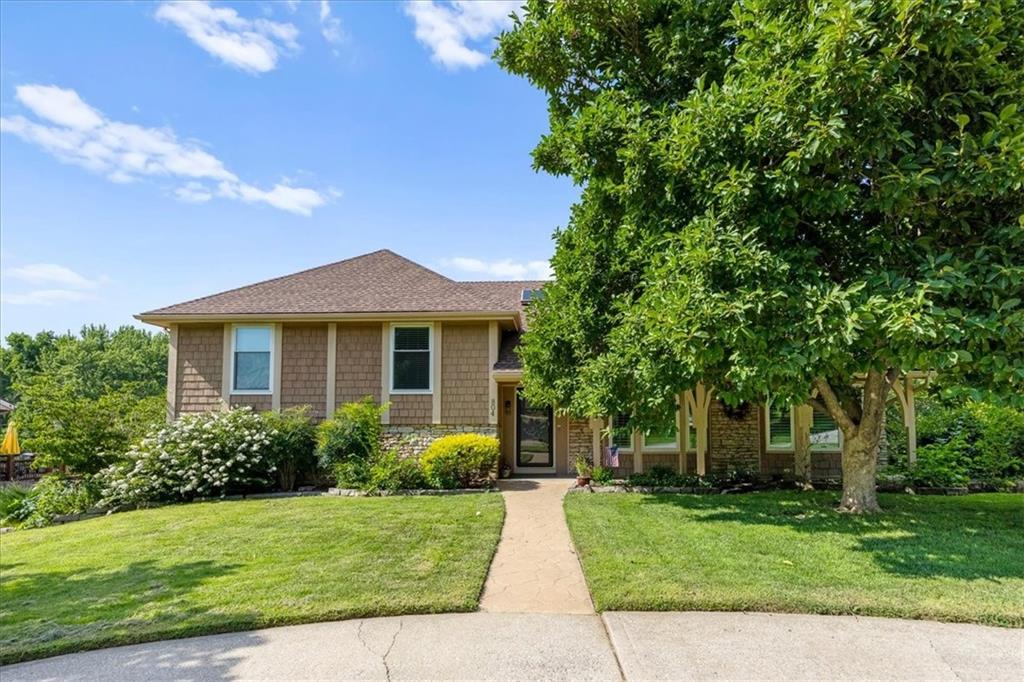 Photo of 804 Tam O Shanter Drive Kansas City MO 64145
