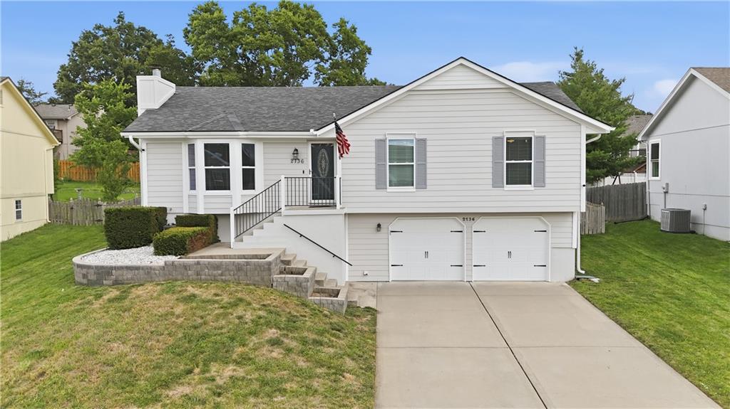 Photo of 2136 SW Sterling Drive Lee's Summit MO 64081