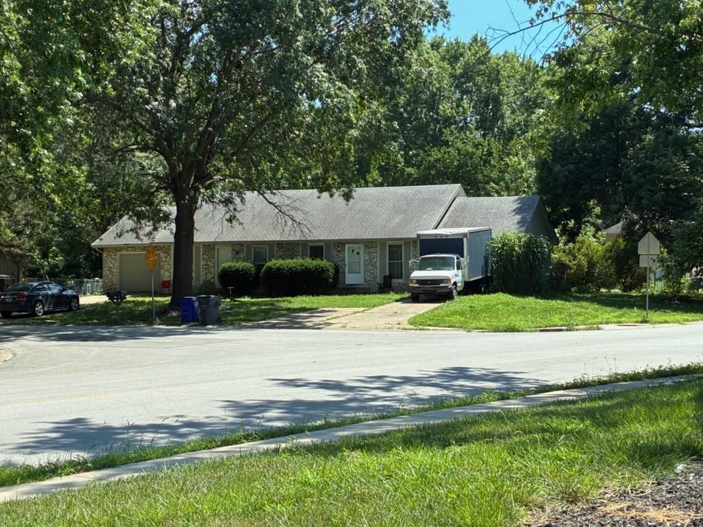 Photo of 1501 E Haven Lane Olathe KS 66062