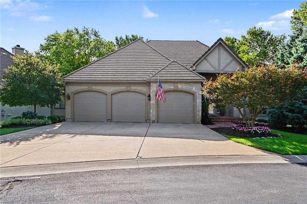 Photo of 11359 El Monte Court Leawood KS 66211