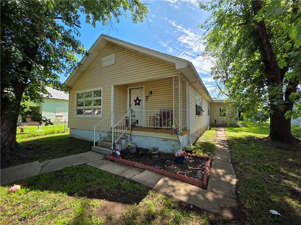 Photo of 222 S Burns Street Independence KS 67301