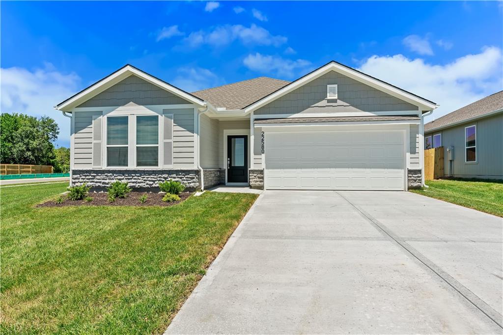 Photo of 22580 W 214th Terrace Spring Hill KS 66083