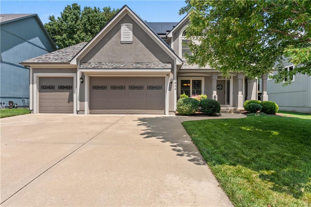 Photo of 1824 NE Woodview Lane Lee's Summit MO 64086