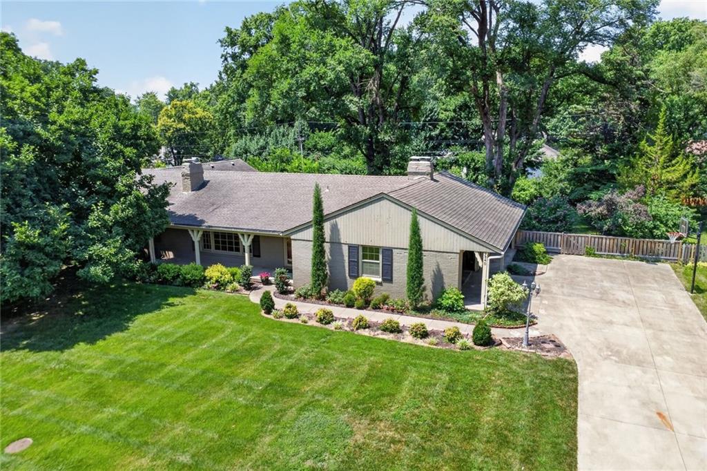Photo of 9340 Canterbury Street Leawood KS 66206