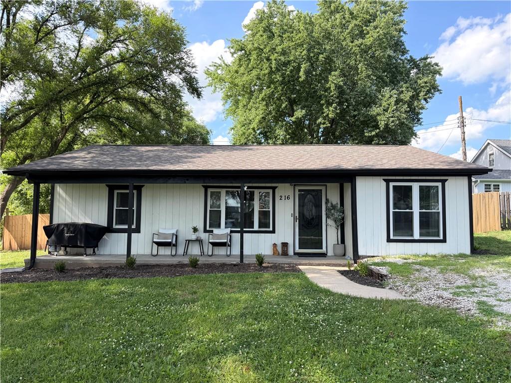 Photo of 216 SOUTHSIDE Court Excelsior Springs MO 64024