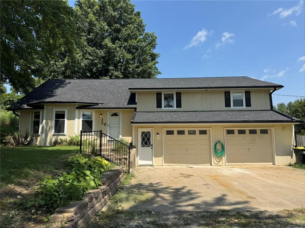 Photo of 508 Maple Lane Lansing KS 66043