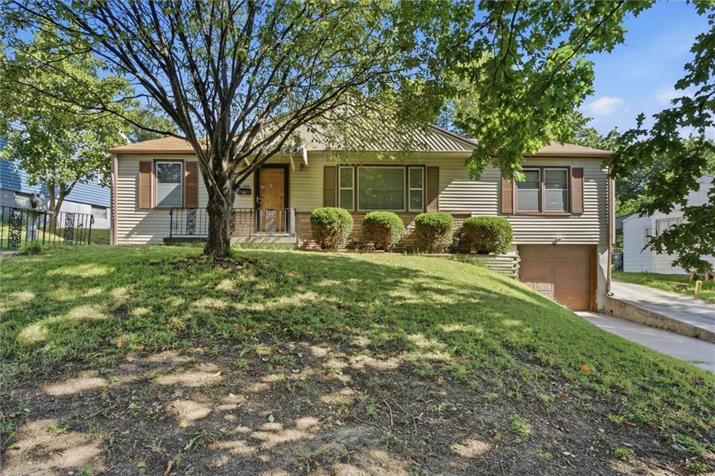 Photo of 3914 Sunrise Drive Kansas City MO 64123