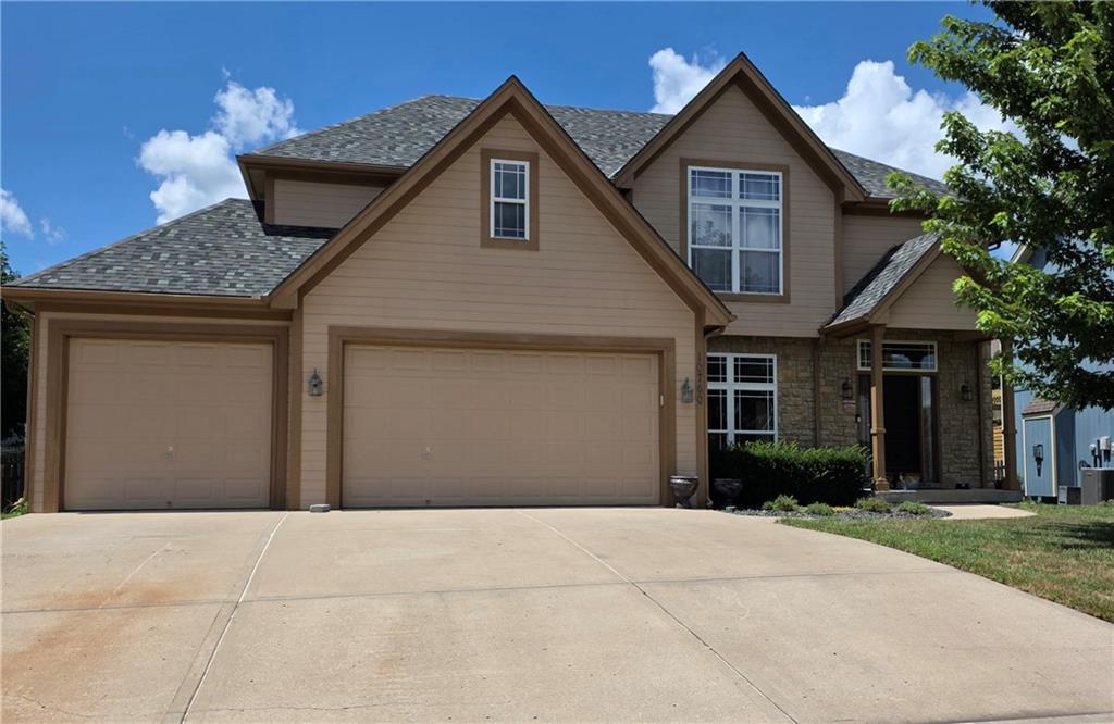 Photo of 10760 N Laurel Avenue Kansas City MO 64157
