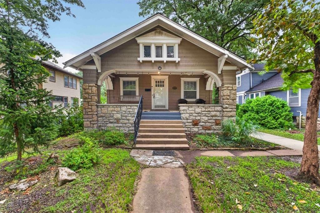 Photo of 5717 Holmes Street Kansas City MO 64110
