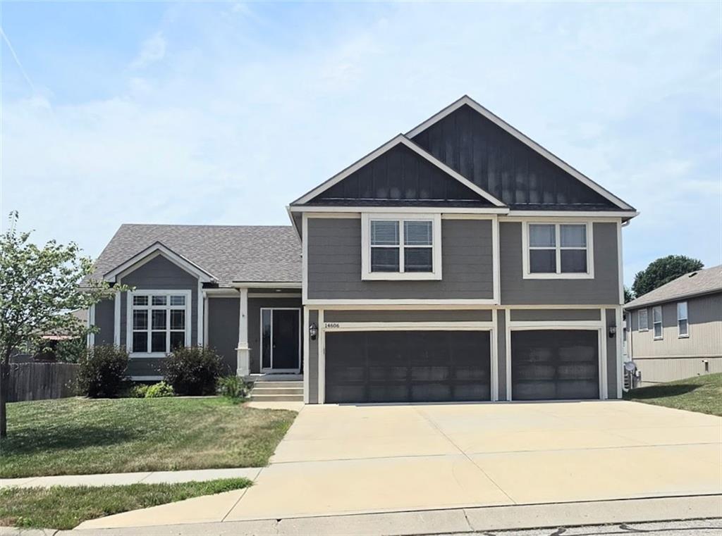 Photo of 14606 Green Castle Street Smithville MO 64089