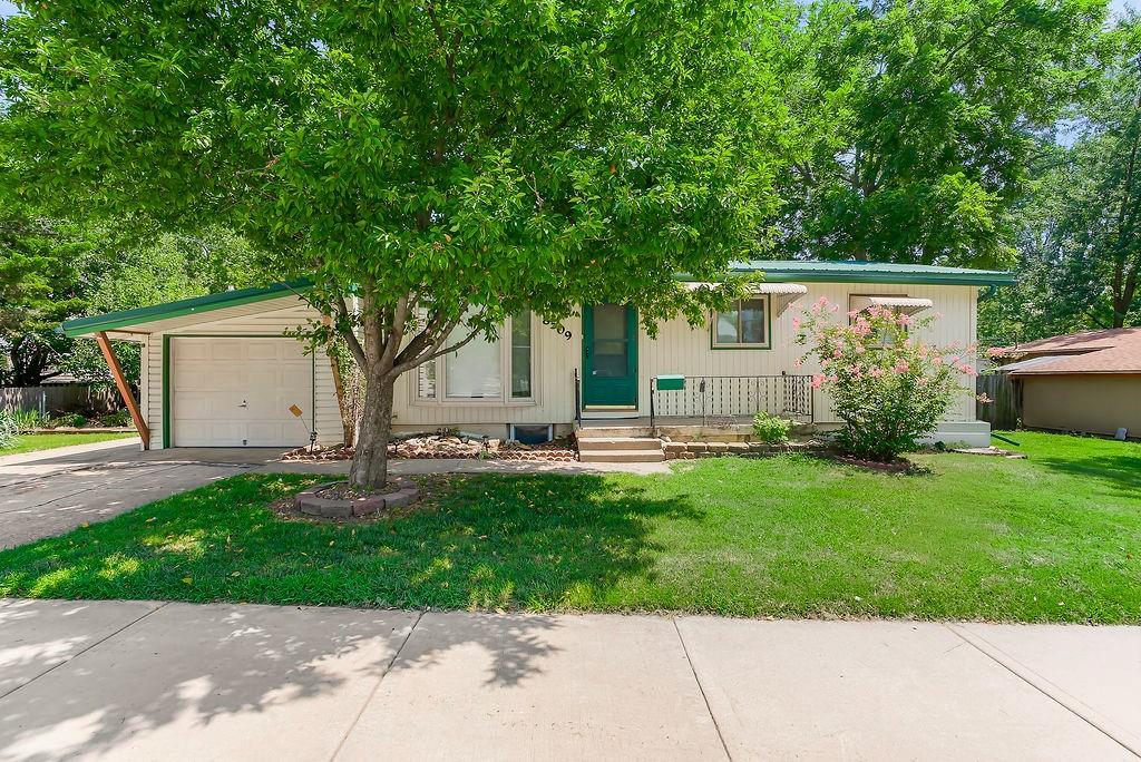 Photo of 8509 Wornall Road Kansas City MO 64114