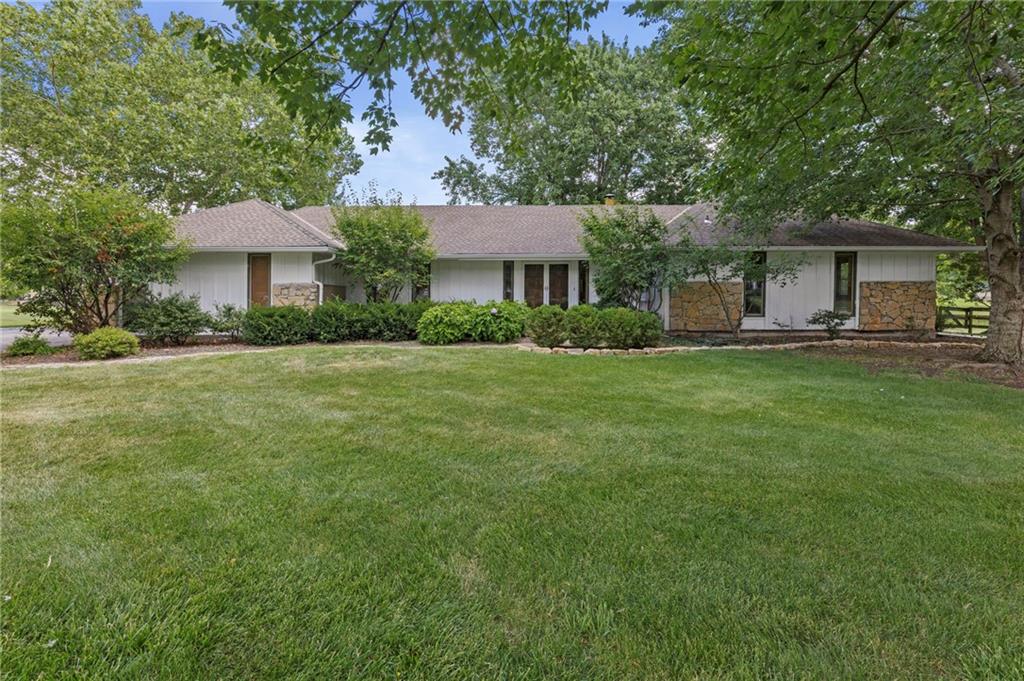 Photo of 15005 S Rosehill Road Overland Park KS 66062