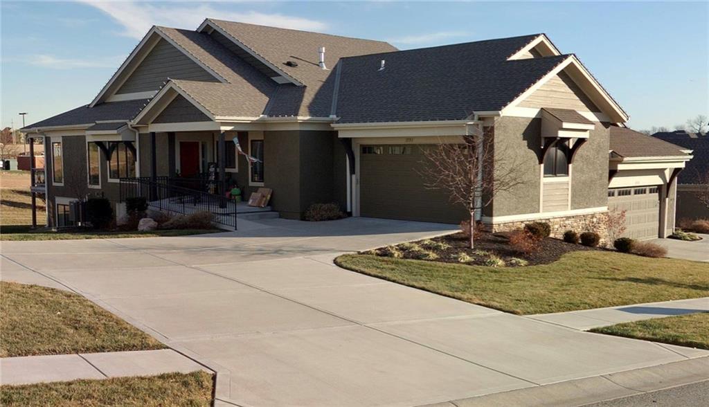 Photo of 11551 S Waterford Drive Olathe KS 66061