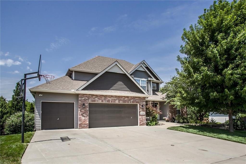 Photo of 10208 N Farley Avenue Kansas City MO 64157