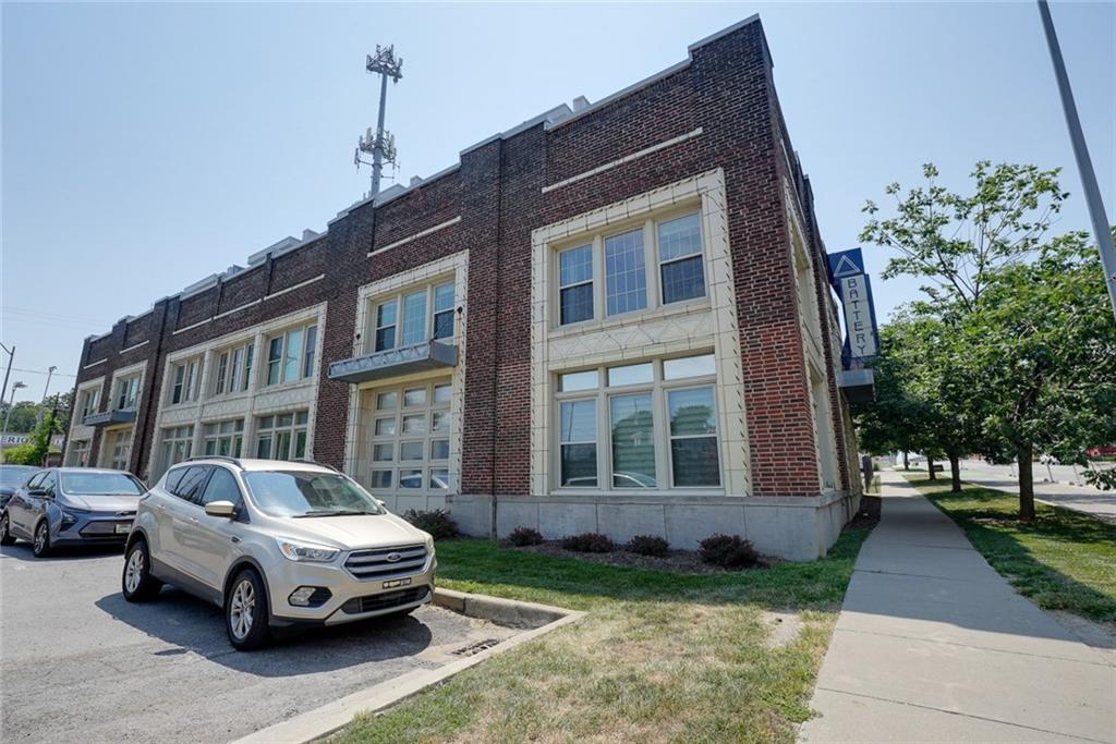 Photo of 3001 Gillham Road ##102 Kansas City MO 64108