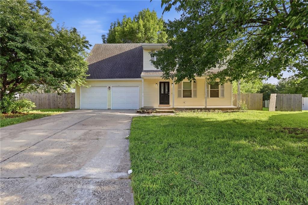 Photo of 201 N Poplar Drive Gardner KS 66030
