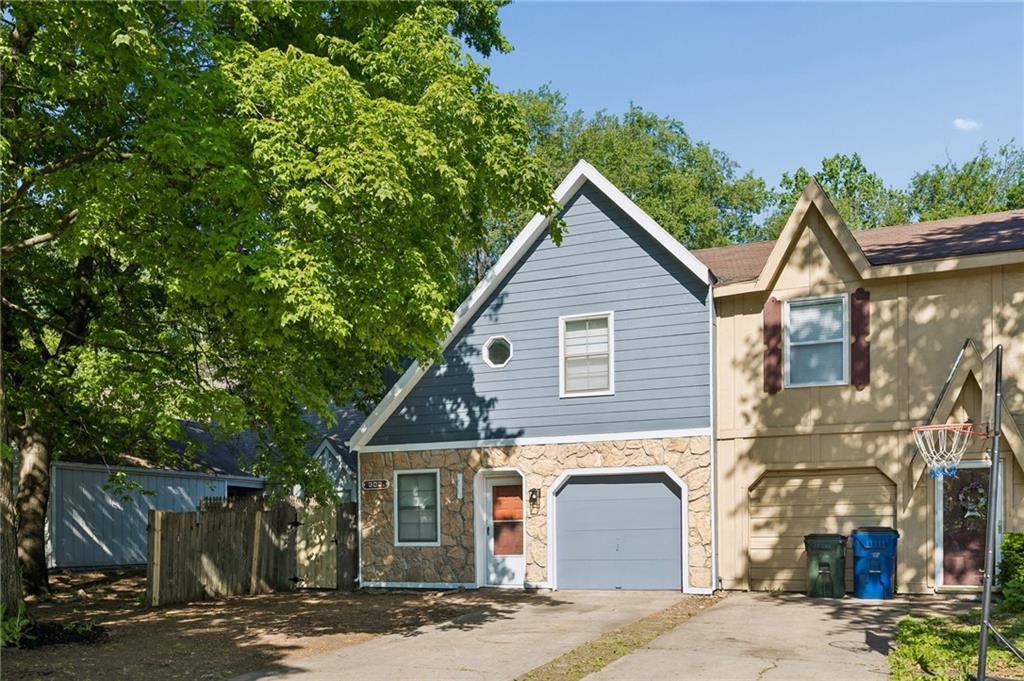 Photo of 303 Northwood Lane Lawrence KS 66044