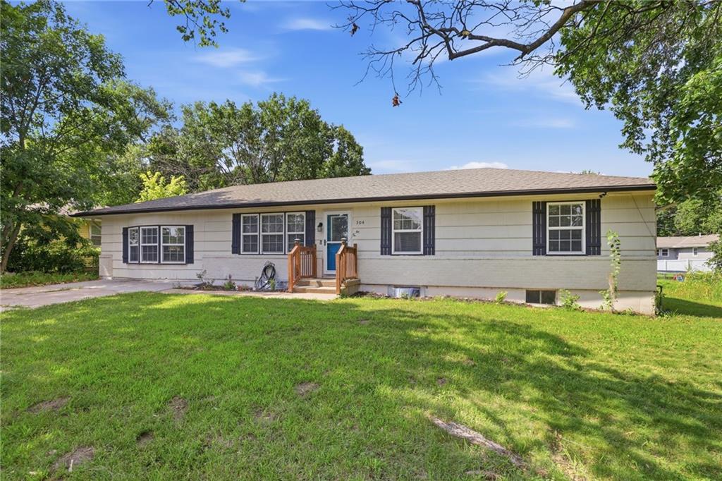 Photo of 304 E South Street Harrisonville MO 64701