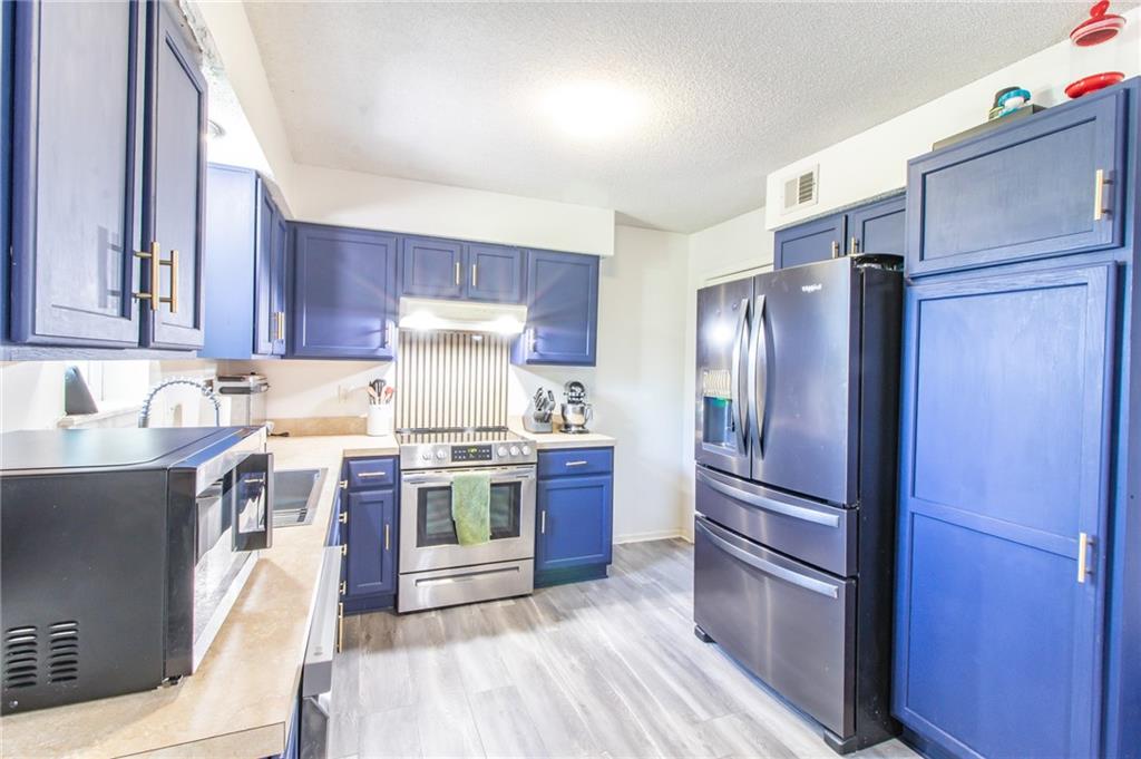 Photo of 808 SE 19th Street Oak Grove MO 64075