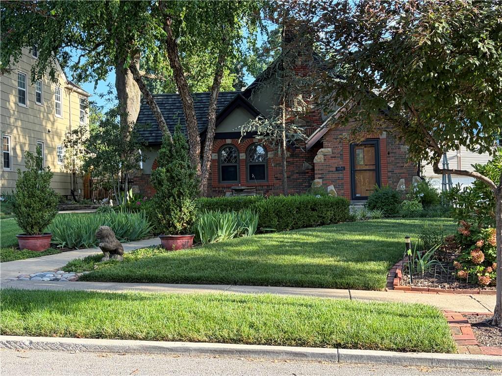 Photo of 241 E 73rd Street Kansas City MO 64114