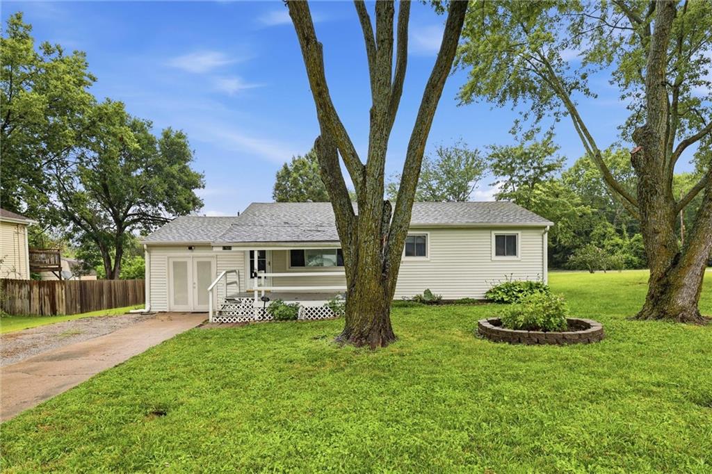 Photo of 17511 Montgall Drive Belton MO 64012