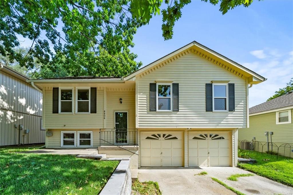 Photo of 8806 NE 73rd Street Kansas City MO 64158