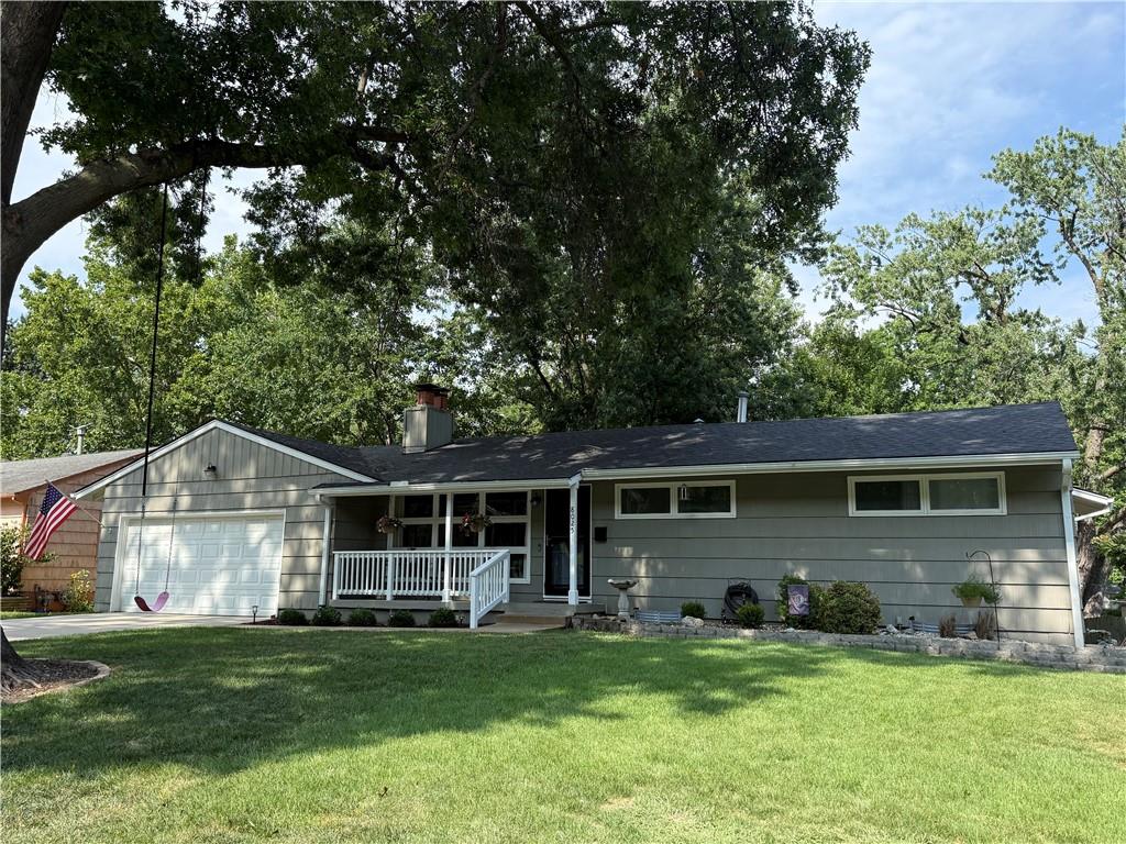 Photo of 8025 Maple Street Prairie Village KS 66208