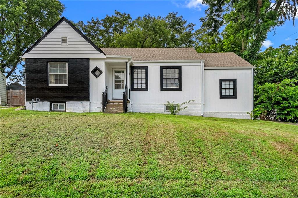 Photo of 6804 Raytown Road Kansas City MO 64133
