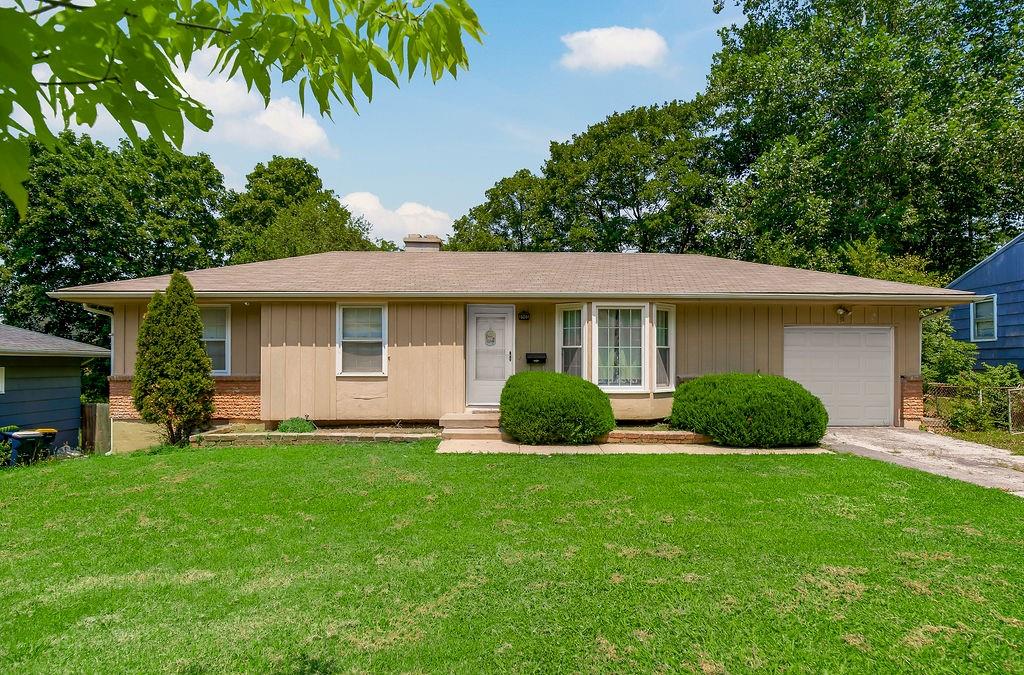 Photo of 5902 Fairlane Drive Kansas City MO 64134
