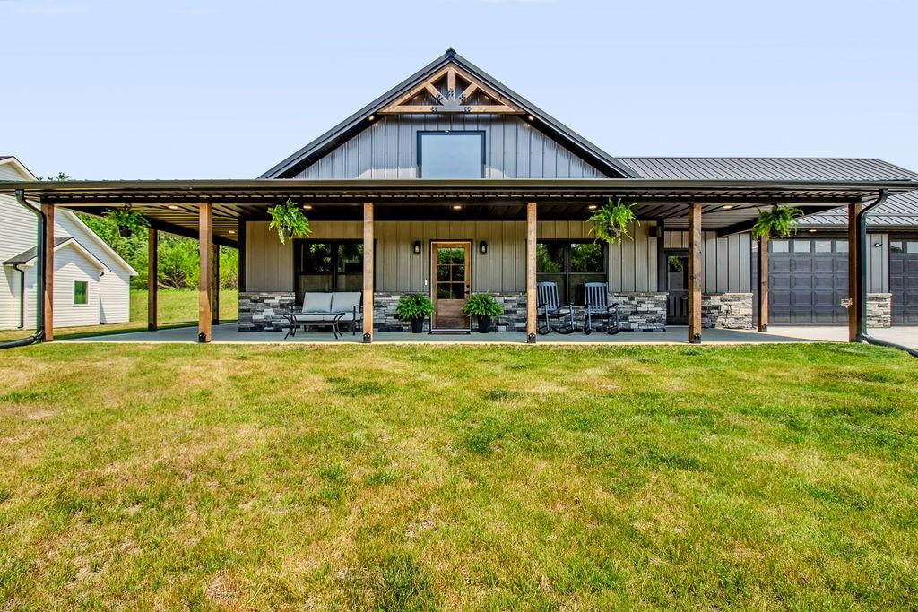 Photo of 327 NE 21st Road Warrensburg MO 64093