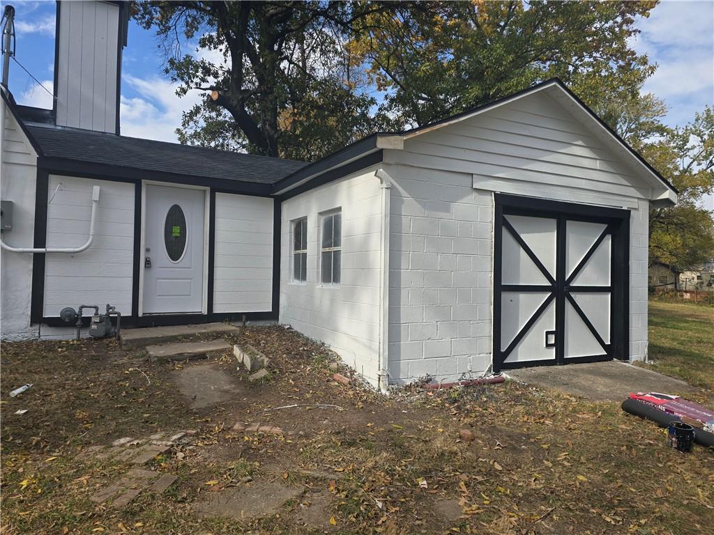 Photo of 8708 N grand Avenue Kansas City MO 64155
