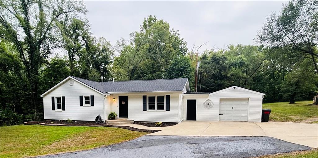 Photo of 14017 Henson Road Holt MO 64048