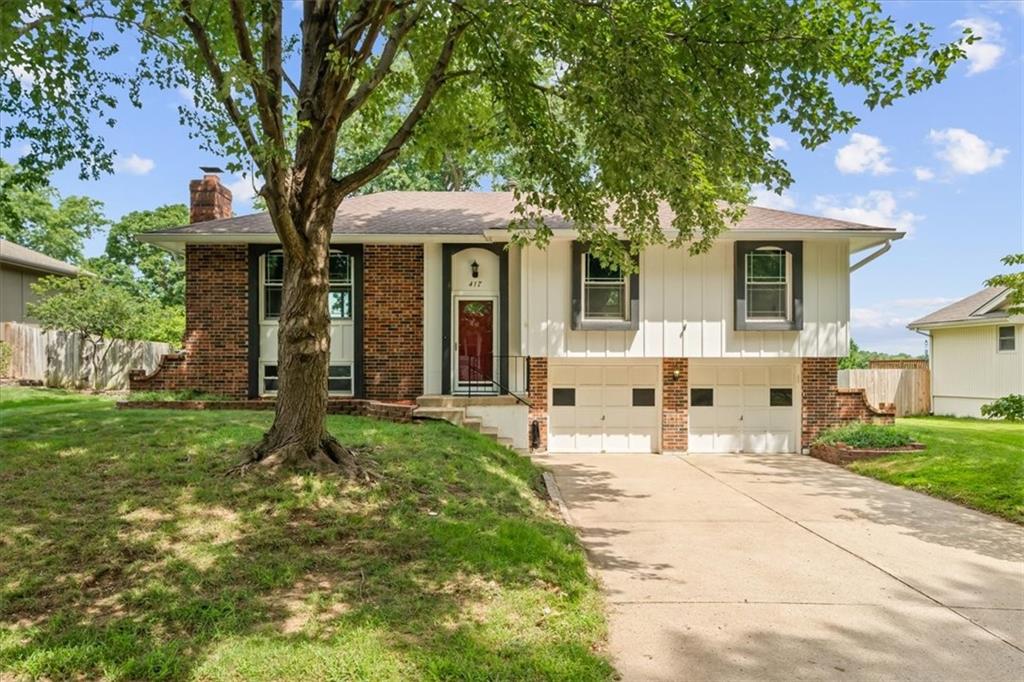 Photo of 417 Stonewall Drive Blue Springs MO 64014