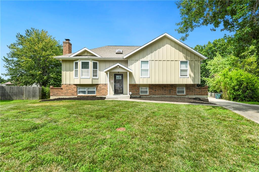 Photo of 1732 SE Silkwood Court Lee's Summit MO 64063