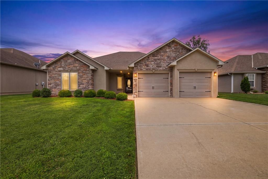 Photo of 620 Oakmont Drive Warrensburg MO 64093