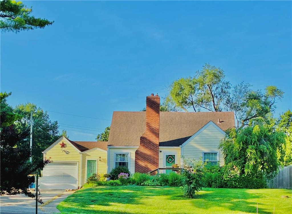 Photo of 415 NE Moreland Drive Oakwood Park MO 64118
