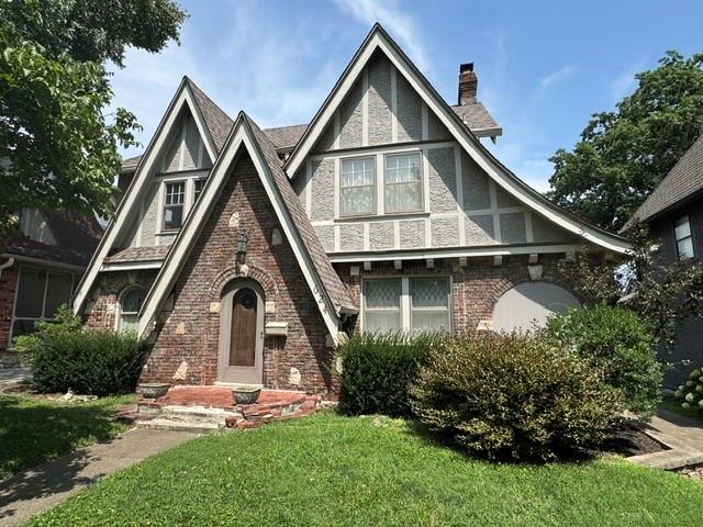 Photo of 624 E 71st Terrace Kansas City MO 64131