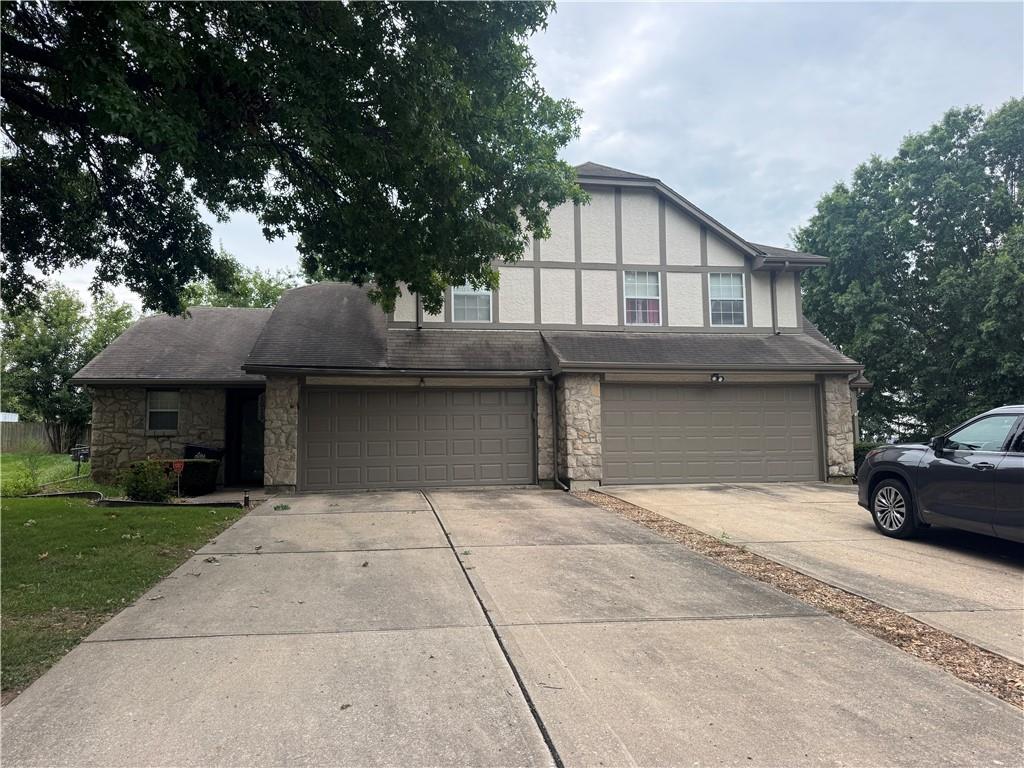 Photo of 1010/1014 Porter Court Blue Springs MO 64015
