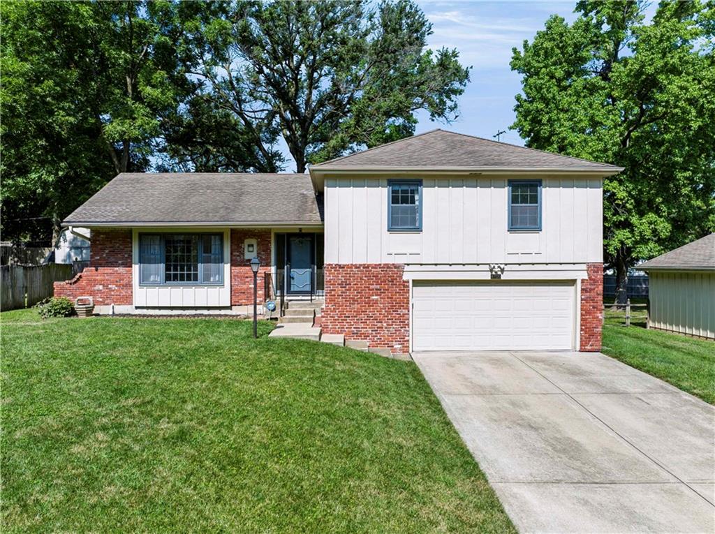 Photo of 8706 Mackey Street Overland Park KS 66212