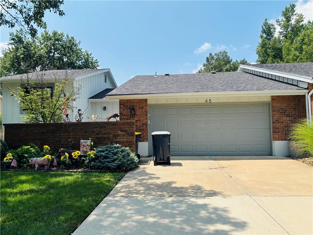 Photo of 48 Woodbridge Lane Kansas City MO 64145