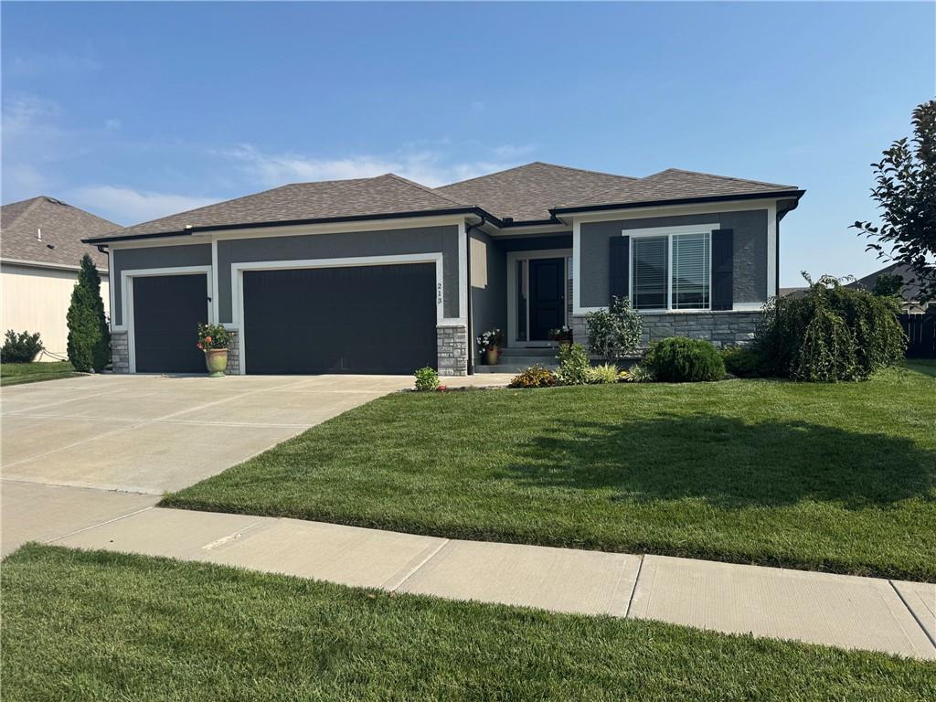 Photo of 213 SW Davenport Drive Blue Springs MO 64014