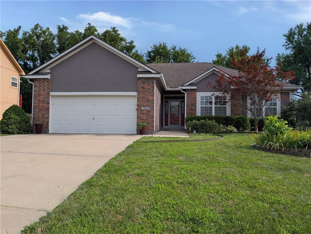 Photo of 1645 SE Dalton Drive Lee's Summit MO 64081