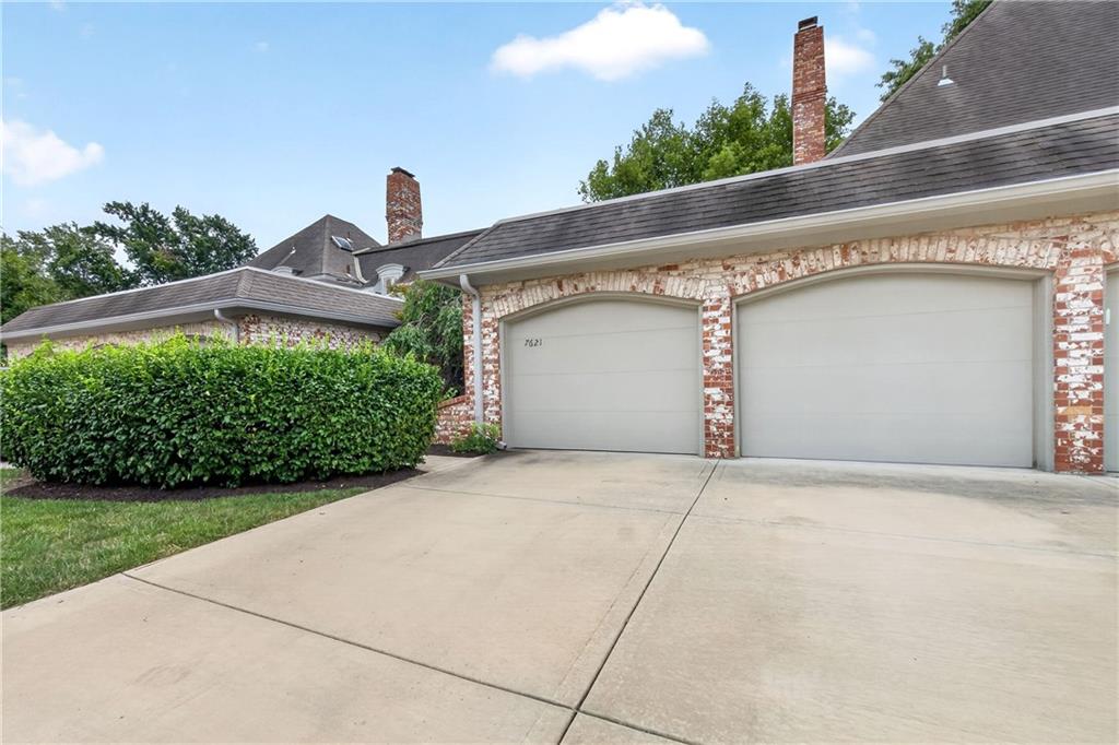 Photo of 7621 W 102nd Street Overland Park KS 66212