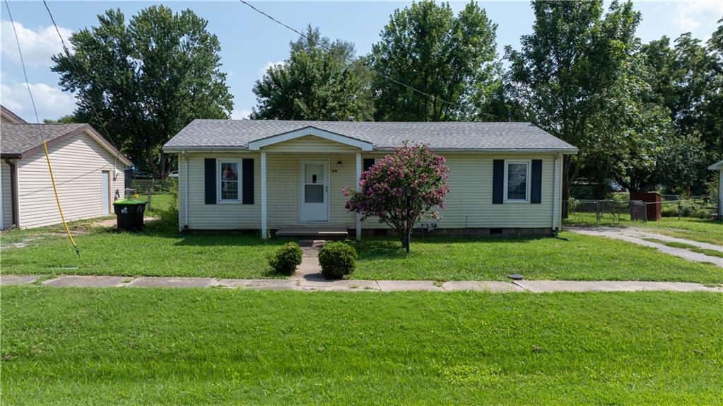Photo of 304 E Mason Street La Monte MO 65337
