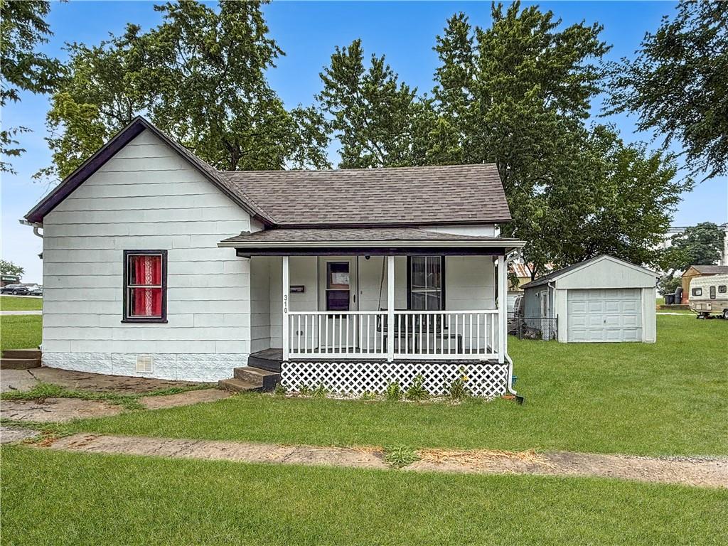 Photo of 310 W 23rd Street Higginsville MO 64037