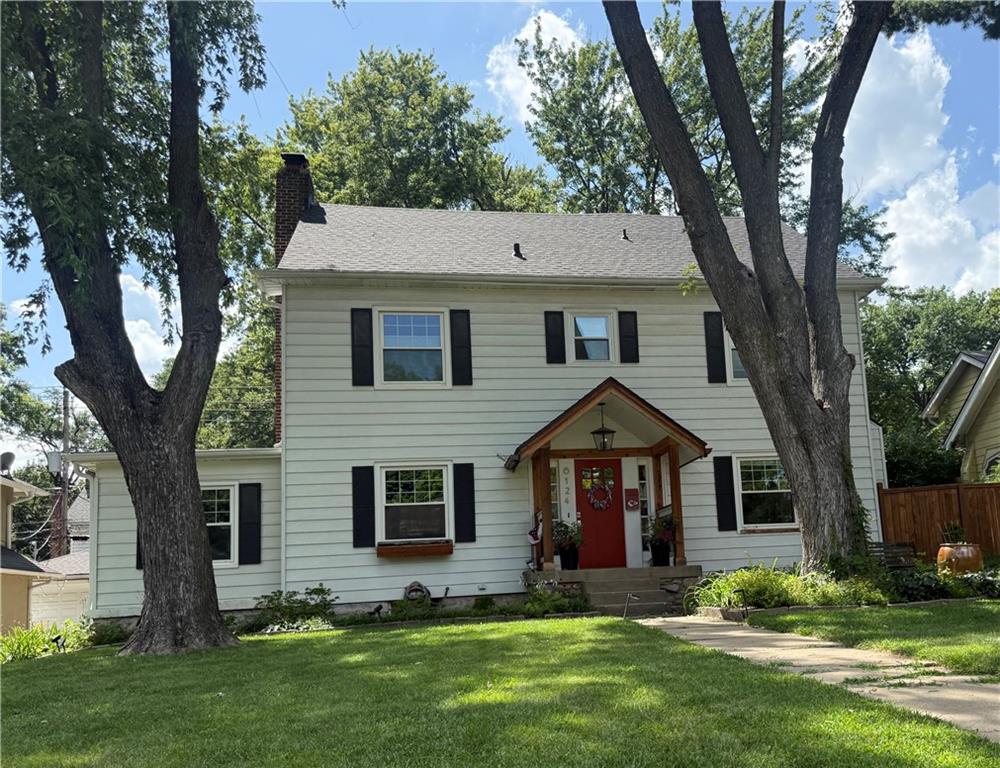 Photo of 6124 Oak Street Kansas City MO 64113