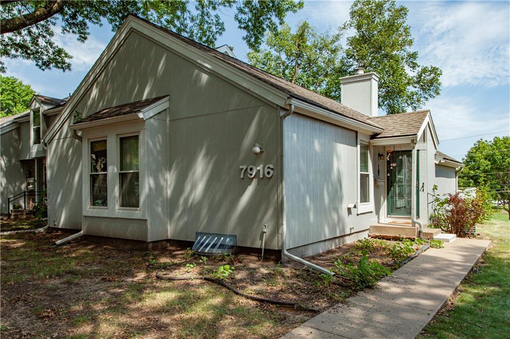 Photo of 7916 Colony Lane Lenexa KS 66215