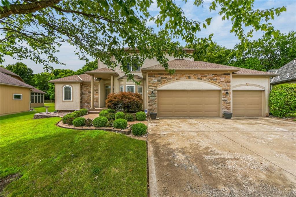 Photo of 2529 SW Kristin Drive Lee's Summit MO 64082